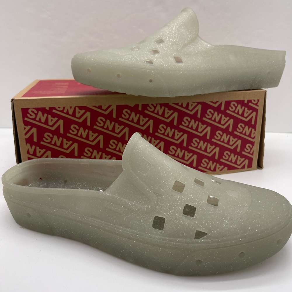 Vans Men’s Slip-On Mule Trk
Glitter Gray
VN0005V8BGF Sandals Sneakers - Picture 15 of 16
